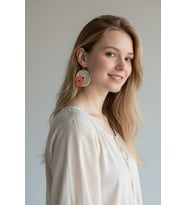 Crochet Halka Örgü Renkli Çiçek Motifli Kırık Beyaz Sallantılı Küpe