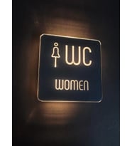 Yönline Smoked Mirror Serisi Işıklı Wc Yönlendirme Levha Seti