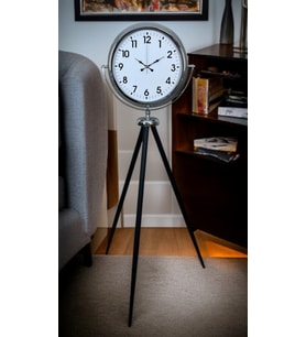 Krom Dekoratif Tasarım Tripod Ayaklı Saat (Standart)