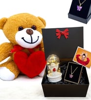 Kırmızı Kalpli Peluş Ayıcık ve Kelebek Kolyeli Fotoğraflı Hediye Kutusu - Premium Set (Model 7)