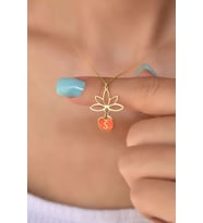 925 Ayar Gümüş Turuncu Mineli S Harf Lotus Çiçeği Kolye