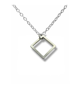 Minimal Kare Figürlü Kolye – 60 cm Zincirli Modern Geometrik Unisex Aksesuar Ürün Açıklaması: (Gümüş)