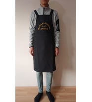 İş Atölye Seramik Barista Kuaför Garson Bahçıvan Önlüğü Özel Tasarım Leke Tutmaz Su İtici Kumaş İsim Yazılı Kişiye özel (Siyah)