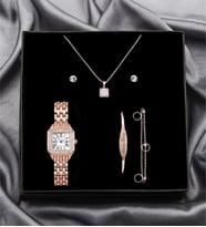 Kişiye Özel Çelik Bileklik & Spectrum Rose Renk Taş Detaylı Kadın Kol Saati & Rose Renk Kare Baget Kolye & Rose Gold Halka Detaylı Zincir Bileklik & Gümüş Renk Taş Küpe Hediye Seti
