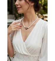 Kristal Taşlı Çiçek Figürlü İnci Kolye (Gri)