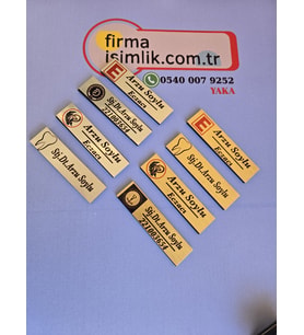 SIRADIŞI REKLAM YAKA İSİMLİK KİŞİYE ÖZEL PREMİUM BASKILI 5 ADET (eczane,klinik,okul,cafe vb. (Gümüş Gri)