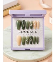Louésse Olive Glow Takma Tırnak 12’li Yeşil Ombre Taş Detaylı Nude Elegant Nail