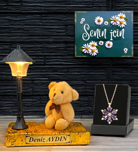 Kişiye Özel İsimli Hediye Seti, Biblolu Gold Masa Lambası ve Gerçek Ametist Taşlı Lotus Kolye (Model 3)