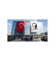 Siyah - Beyaz Mustafa Kemal Atatürk Silüeti ve İmza Bayrak ve Türk Bayrağı Premium Raşel Kumaş 2'li Set 10x15 metre ATA28