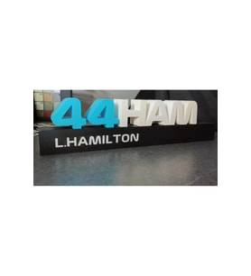 Hamilton 44 Numara Masa ve Raf Dekoru