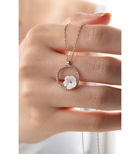 Kadın Orjinal 925 Ayar Gümüş Sedef Taşlı Manolya Çiçeği Yuvarlak Çember Model Kolye (Rose)