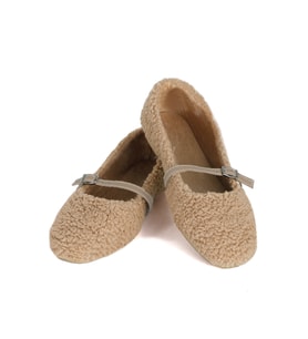 PELUŞ TÜYLÜ BANT DETAYLI KADIN EV AYAKKABISI BABET (Camel)