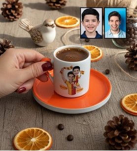 Kişiye Özel Karikatürlü Sarı Kırmızı Taraftar Baba Oğul Türk Kahvesi Fincanı Babalar Günü Hediyesi