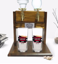 BK Gift Kişiye Özel Renkli Baskılı Yarıya Kadar Değil Yaraya Kadar Tasarımlı İkili Rakı Bardağı ve Çift Musluklu Doğal Ahşap Rakı Standı-4 (Model 1)