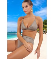 Modern Üçgen Bikini Takımı Esnek Kumaş Şık Detaylı Ergonomik Kesim Özel Tasarım Premium Kalite