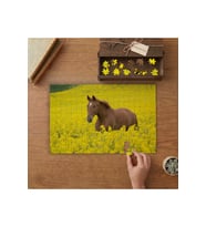 Sarı Kır Çiçeklerinin Arasında Kahverengi At Tasarımı 240 parça Ahşap Puzzle Ahşap Kutuda MP10625