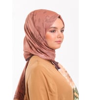 Çiçekli Desen Pavia Seri Şal Eşarp Askısı ile Birlikte 90X200 cm Tarçın Kahveren