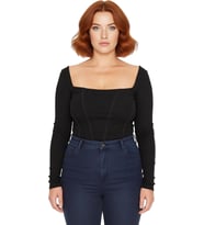 Kadın Cool & Comfort Tarzı Örme Crop Bluz Vücuda Oturan Bodycone Silueti İle Günlük Kullanım