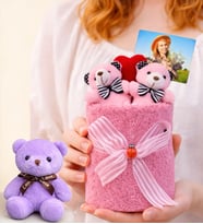 Kişiye Özel Fotoğraflı Pembe Peluş Ayıcık Buketi ve Peluş Mor Anahtarlık (Kırmızı)