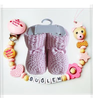Sahi Aksesuar İsimli Bebek Emzik Zinciri ve Patik Seti BEZYI979