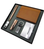 Signator® Aes  Kişiye Özel Set - 32 Gb. Usb Bellek + Clipper Çakmak + Not defteri  + Anahtarlık + Kalem ve Kartvizitlik  İsme Özel Hediyelik Set (Karışık)