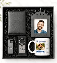 Kişiye Özel Kral Baba Fotoğraflı Hediye Seti – Ahşap Çerçeve, Fotoğraflı Kupa, Cüzdan, İsimli Anahtarlık ve Çakmak