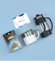 Beyaz-Mavi Vintage Porselen Kupa & Siyah French Press & Turunç Bahçesi Bitki Çayı Hediye Seti