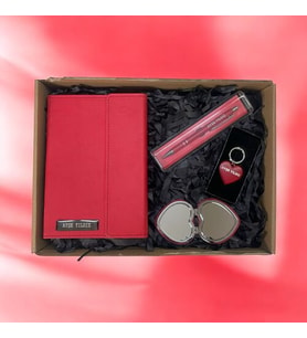 Kişiye Özel Kalpli Set Kalp Ayna & Kalp Anahtarlık & Tükenmez Kalem & Çizgili Defter Hediye Kutusu