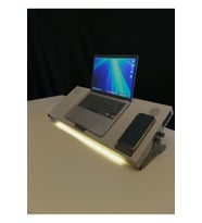 Çok Fonksiyonlu Laptop ve Monitör Standı, Kablosuz Şarj, USB 3.0, Fan, Hoparlör, Gün Işığı