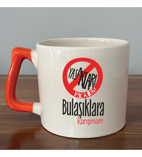 Yasakları Yıkarım Bulaşıklara Karışmam Baskılı Turuncu Kulplu D Kupa