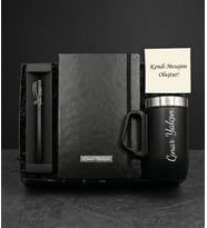 Kişiye Özel Ofis Hediye Seti ( İsme Özel Siyah Bardak Termos & İsme Özel Siyah Defter & İsme Özel Roller Kalem) Kurumsal Welcome Kit Hediye (Model 1)