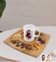 BK Gift Kişiye Özel Süper Baba Süper Çocuk Karikatürlü Beyaz Kupa ve Doğal Masif Ahşap 4 Bölmeli Sunum Tabağı Çerezlik Hediye Seti-1