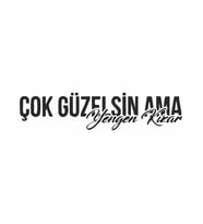 Çok Güzelsin Ama Yengen Kızar Araba Sticker siyah 16x4 CM (Siyah)