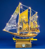 Kişiye Özel Led Işıklı Saatli Büyük Boy Ahşap Gemi Hediyesi Doğal El Yapımı (Model 4)