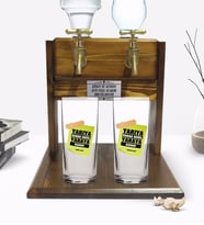 BK Gift Kişiye Özel Renkli Baskılı Yarıya Kadar Değil Yaraya Kadar Tasarımlı İkili Rakı Bardağı ve Çift Musluklu Doğal Ahşap Rakı Standı-3 (Model 1)
