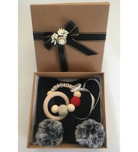 Hoşgeldin Bebek, Unisex,Yenidoğan Bebek, Siyah Badi İsimli Diş Kaşıyıcı Hediye Seti