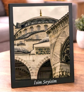 Kişiye Özel İsimli Cami Temalı Siyah Masaüstü Çerçeve – İslami Dekoratif Manevi Hediye