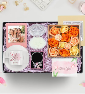 Kişiye Özel İnstagram Çerçeve & T Fincan & Charm Bileklik & Turuncu Dekoratif Kutu  & İstiridye Mum Hediye Seti