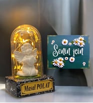 Kişiye Özel İsimli Tasarım Led Işıklı Fanus  Beyaz Şans Melekli (Siyah)