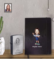 Kişiye Özel Yılbaşı Erkek Karikatürlü Siyah Defter Çakmak Hediye Seti Bayan-19 (Model 1)
