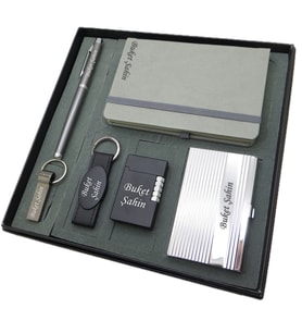Signator® Ars  İsme Özel Set - 128 Gb. Usb Bellek + Çakmak + Not Defteri  + Anahtarlık + Kalem ve Kartvizitlik  Kişiye Özel Hediyelik Set (Karışık)