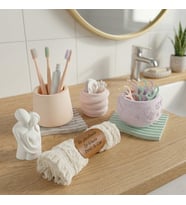 Estetik ve Çok Havalı Banyo Seti, Pastel Tonlarda Şık Tasarım, Kişiye Özel İsim Yazılı Armağan (Çok Renkli)