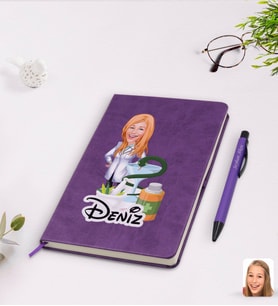 BK Gift Kişiye Özel Kadın Eczacı Karikatürlü Mor Termo Deri Defter Kalem Seti Model 2