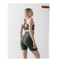 Haki Yeşil Arkası Büzgülü ( Scrunch Butt ) Midi Spor Şort Tayt