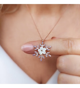 Vaoov 925 Ayar Gümüş Sedef Çiçekli Kar Tanesi Kolye (Rose)