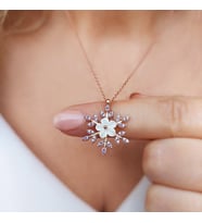 Vaoov 925 Ayar Gümüş Sedef Çiçekli Kar Tanesi Kolye (Rose)