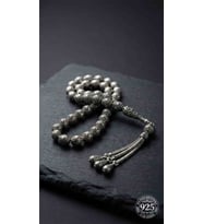 925 Ayar Oval Kesim 3 Kamçılı Püskül Orta Boy Karo Desen Otantik Gümüş Tesbih (Gümüş-Siyah)