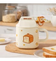 500ml Bread Tasarımlı Kapaklı Seramik Kupa – Sevimli Ekmek Figürlü Kahve Kupası (Sahra Beji)