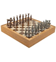 GiftHome Büyük Boy Metal PEGASUS Satranç Tk. Antik ve Rustik Desenli Sandıklı MDF Tahtası(36X36X6 cm.)