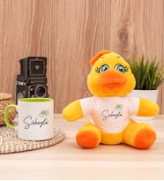 Kişiye Özel Papatya Tasarımlı İsimli Peluş Civciv ve Yeşil Kupa